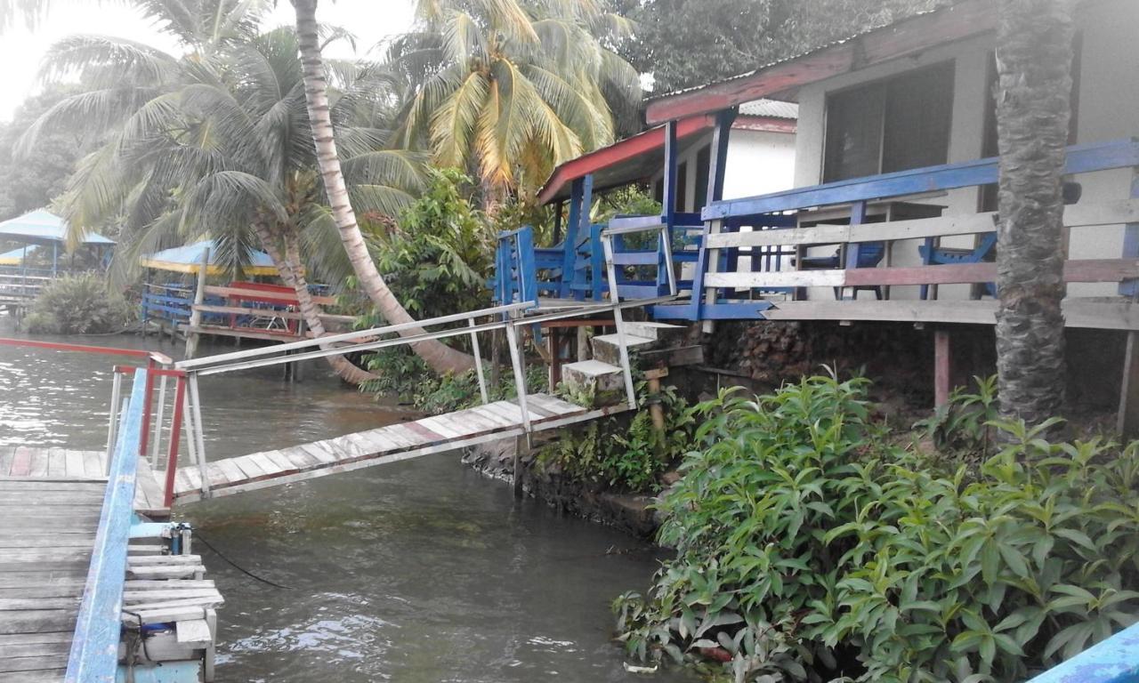 Aylos Bay Hotel Akosombo Eksteriør billede