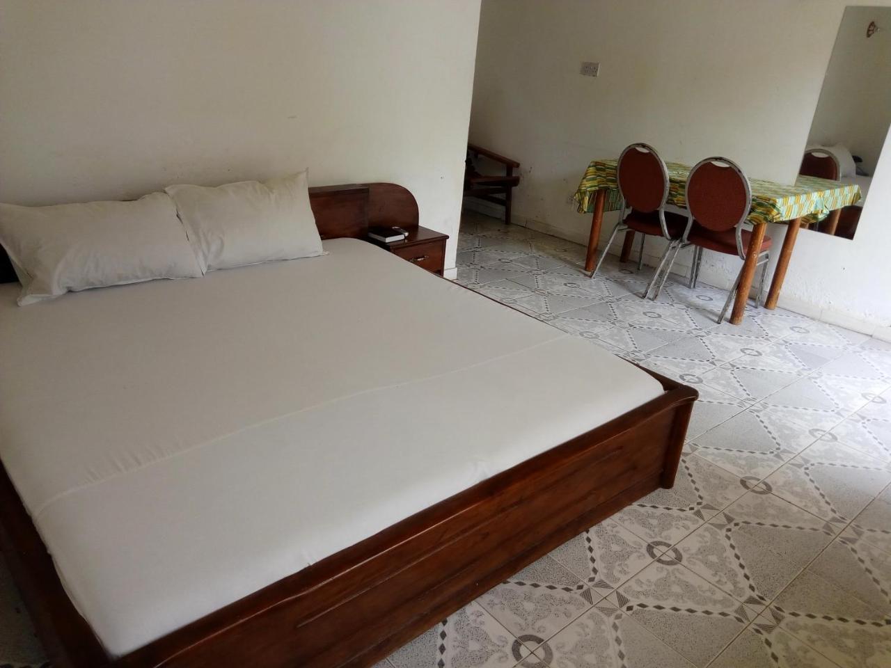 Aylos Bay Hotel Akosombo Eksteriør billede
