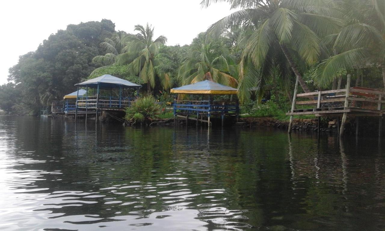 Aylos Bay Hotel Akosombo Eksteriør billede